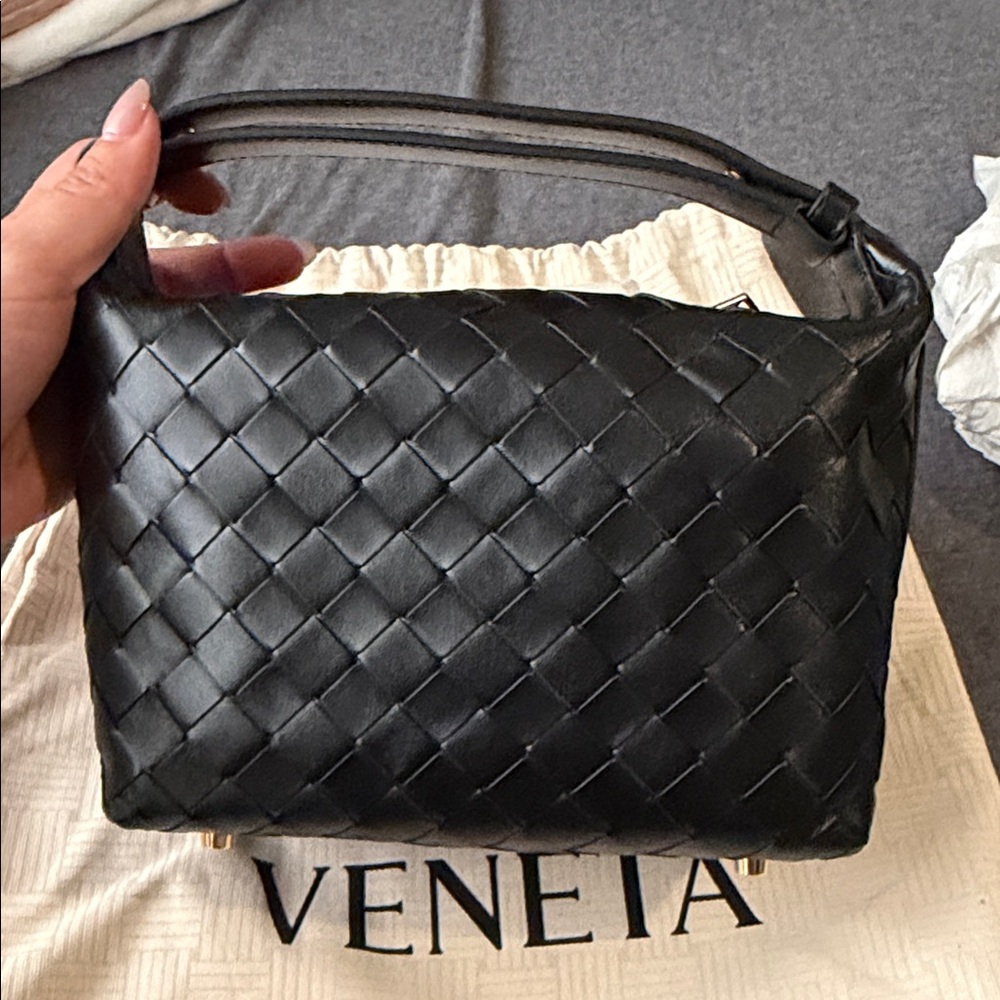 Bottega Veneta Black Intrecciato Shoulder Bag with Top Handle Mini Wallace